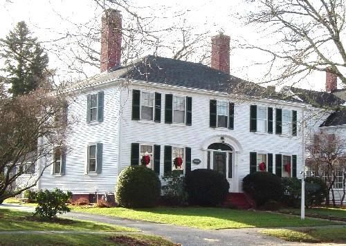 Captain Ezra Nye built the Fessenden House across the street in 1826 then - photo 2