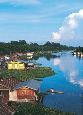 Floating houses on the river at Uthai Thani A display of baskets for sale - photo 8