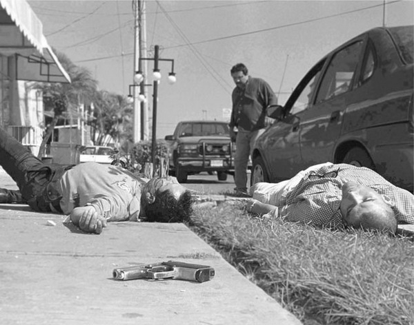 Like a scene from a Hollywood film the gunned-down El Mon of the Tijuana - photo 3