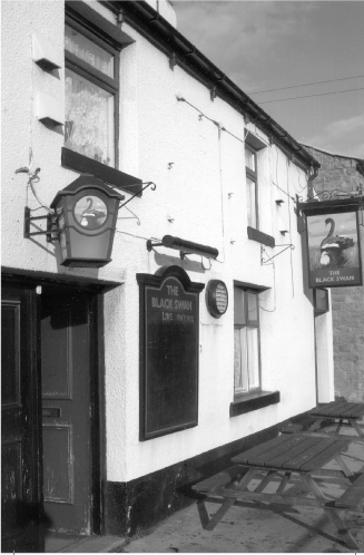 The Black Swan Public House The author Having left grammar school Bailey - photo 3