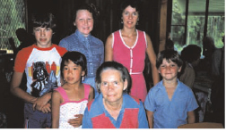 Top 14-year-old Kathleen Folbigg right in back with her grandmother and - photo 20