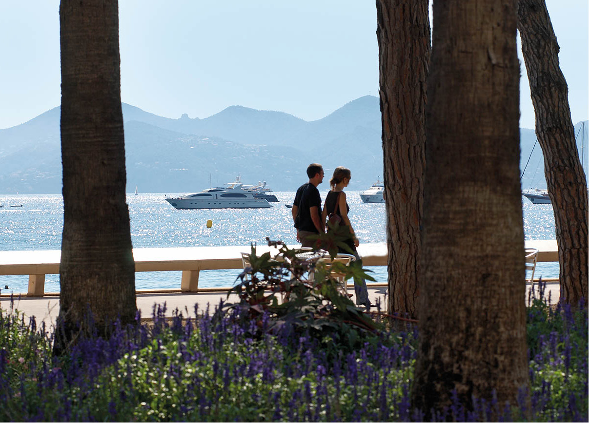 People-watching Enjoy celeb-spotting from a terrace on the Vieux Port in - photo 10