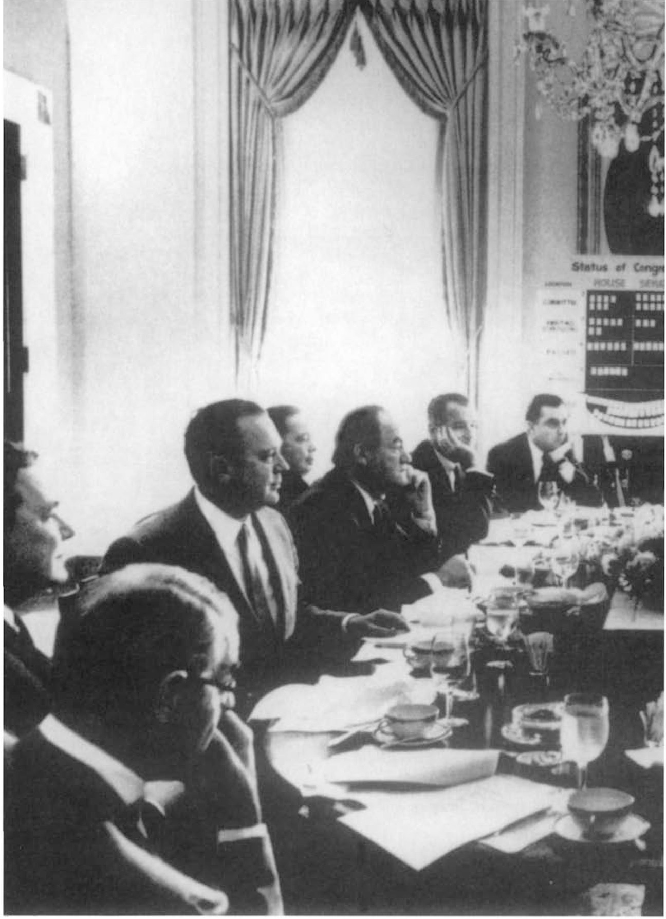 2 Breakfast with the Congressional leadership in the White House living - photo 2