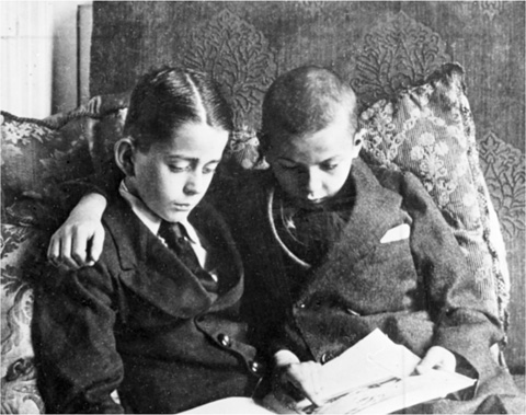 2 Albert Speer tutoring his younger brother Ernst went missing at Stalingrad - photo 4