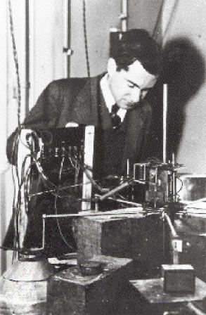 Otto Frisch in his Copenhagen laboratory 1936 Courtesy of Niels Bohr - photo 3