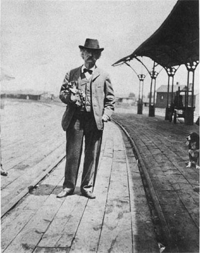 Mark Twain at the Hannibal train station in June 1902 Associate Editors - photo 10