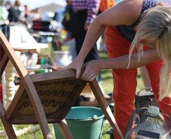 Vide greniers France car boot sales UK or garage sales US the name may - photo 4