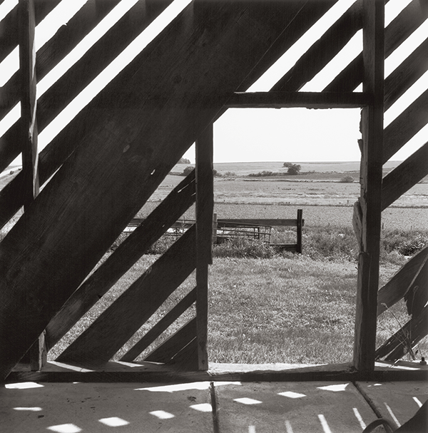 THIS PLACE THESE PEOPLE LIFE AND SHADOW ON THE GREAT PLAINS PHOTOGRAPHS BY - photo 1