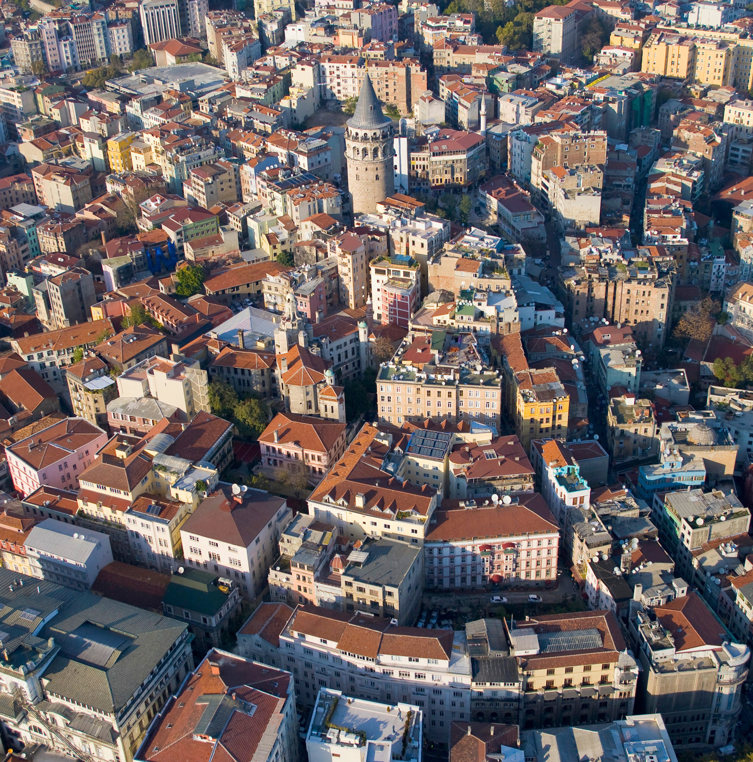 Galata For most visitors stanbul is a city of two albeit rather uneven - photo 6