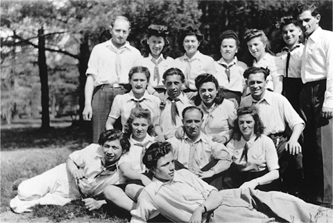 16 Kibbutz Nocham Belsen DP camp 17 Exodus 1947 on a Jewish New Year - photo 20
