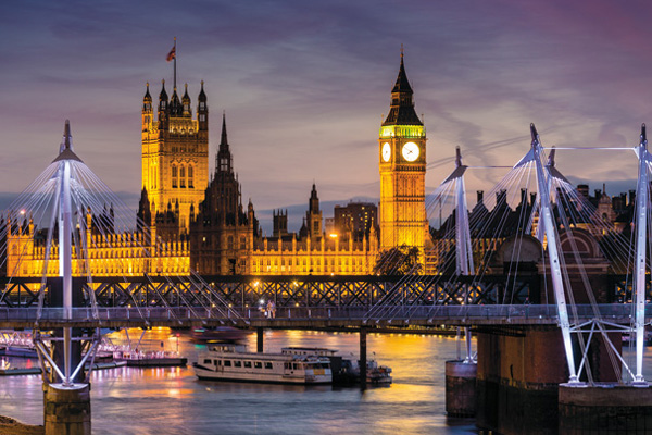 Palace of Westminster at dusk London England The ability of light to - photo 11