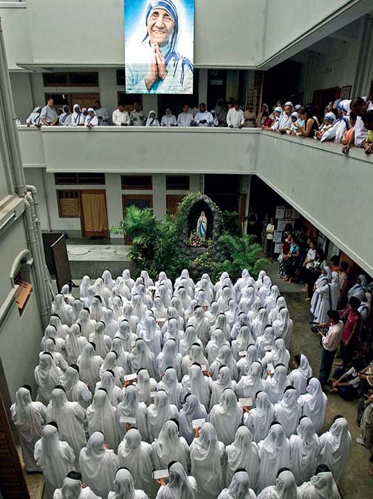 Missionaries of Charity in Kolkata commemorate the anniversary of their - photo 4