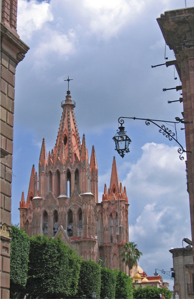 The Parroquia church in the center of San Miguel A statue of a leader of - photo 8