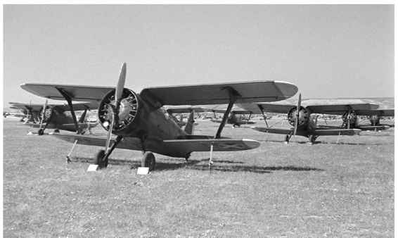 Another Soviet plane used by the Republican Airforce in Spain was the beautiful - photo 1