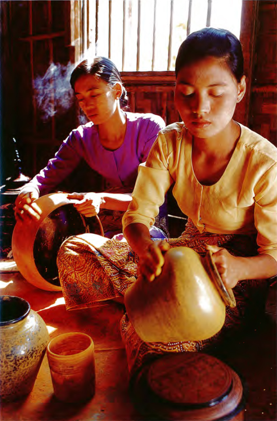 Creativity with exactness and patience is demanded of artisans decorating yun - photo 3