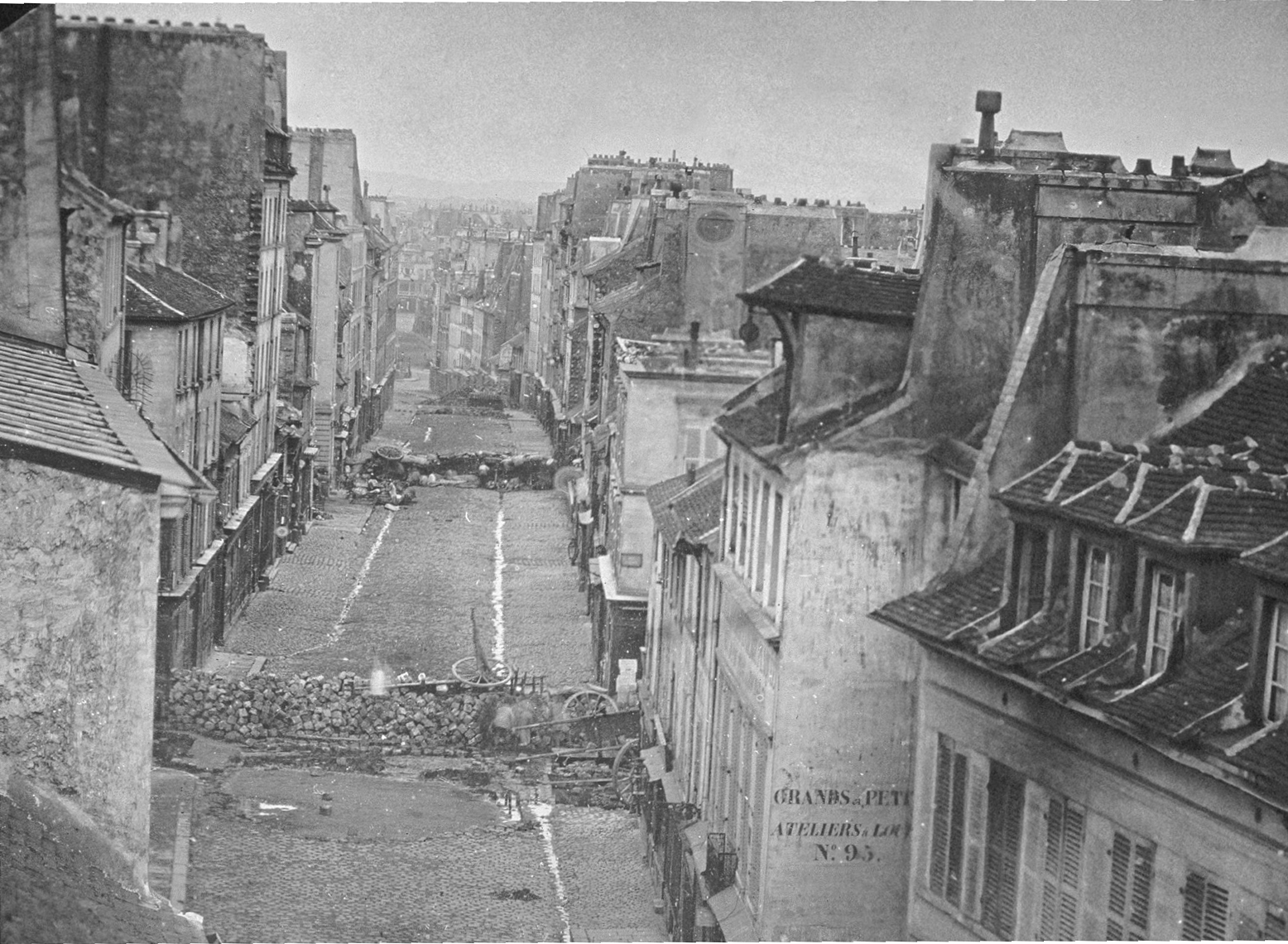 25 The barricade in the rue Saint-Maur-Popincourt after the attack by General - photo 27