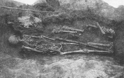 A typical grave of a Khazar warrior and his horse from the northern Caucasus - photo 4