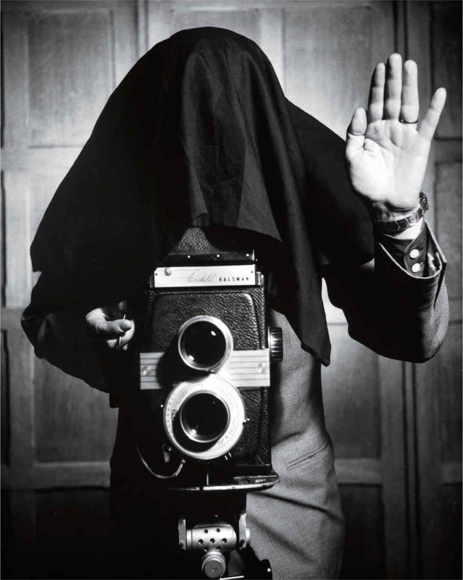 Philippe Halsman in his studio circa 1950 table of contents by Ben - photo 3