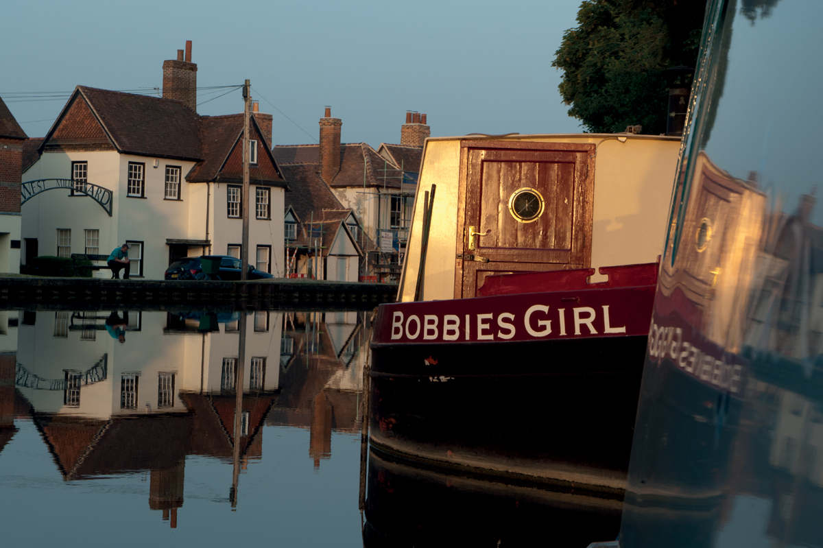 Widebeam reflected in the cabin side of a narrowboat at West Mills Newbury - photo 7