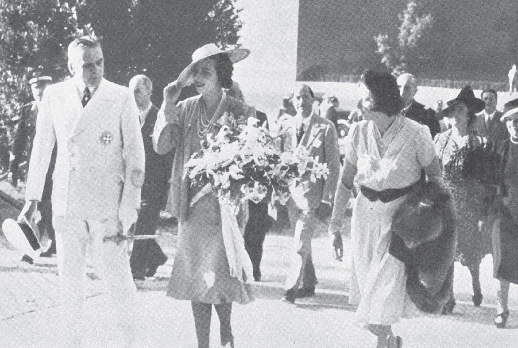 The Crown Princess of Italy with the German Ambassador to Rome von Mackensen - photo 8