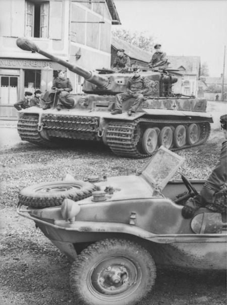 A Tiger I with the turret number 133 of 1 SS-Pz-Korps Leibstandarte Adolf - photo 5