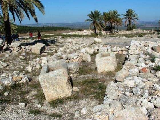 Hanays picture of some of the ruins of Tel Megiddo About Charles River - photo 1