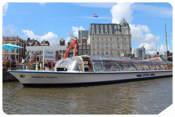 There are a number of cruise companies with two of the largest being Blue Boat - photo 6