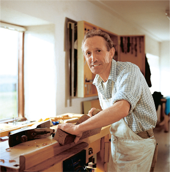 PLATE 3A Alan Peters at his bench circa 1999 Photograph by Chris Skarbon - photo 4