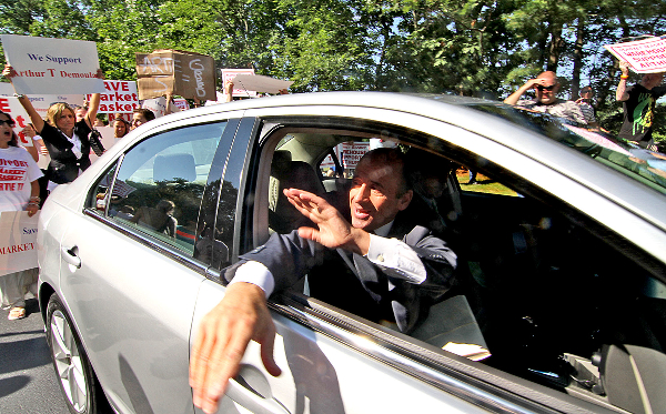 Arthur T Demoulas arrives at the Wyndham Hotel in Andover for a July 2013 - photo 5