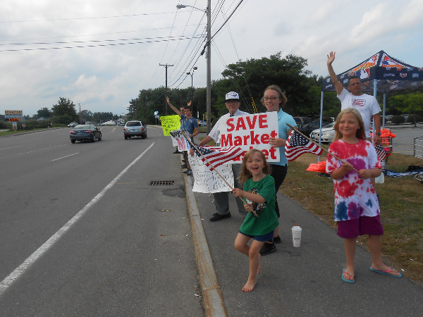 Photo by Daniel Korschun The Market Basket saga caught the attention of local - photo 14