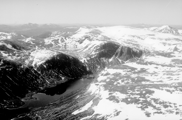 8 The Cairngorm Mountains a wartime training area for Allied mountain troops - photo 10