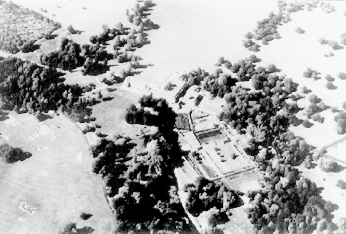 9 OSS Area H container packing station and agent holding zone at Holmewood - photo 11