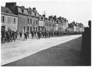 GERMAN FOOT-SOLDIERS ENTERING AMIENS How the Germans occupied Amiens in 1914 - photo 10