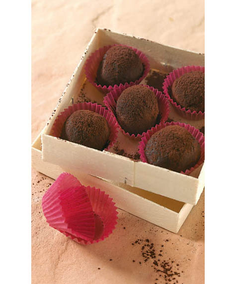 Makes approx 30 truffles 160 ml cream 250 g dark chocolate 60 cocoa - photo 5