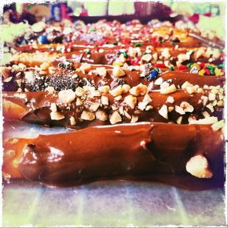 These chocolate-dipped pretzel rods are a hit with children Let your kids help - photo 3