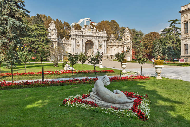 Dolmabahe Palace Salvator BarkiGetty Images stanbul Top Sights Basilica - photo 14