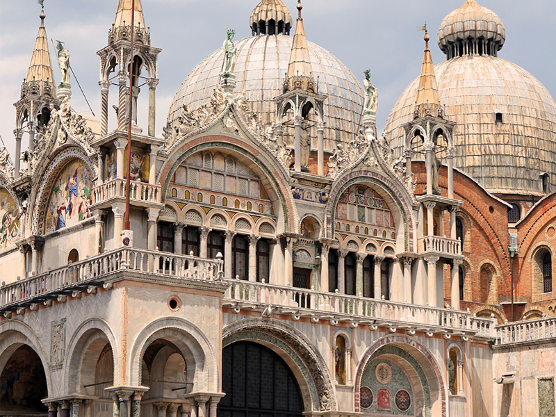 JURGAR GETTY IMAGES Venice Top Sights I Frari No one lights up a room - photo 8