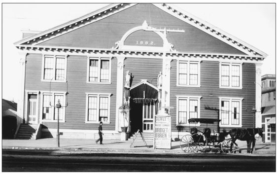 The Dewey Theatre called the Oakland Theatre when it opened in 1882 at 320 - photo 3