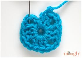 How to Crochet 16 Quick and Easy Granny Square Patterns - photo 5