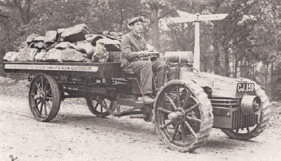 H P Saundersons neat agrimotor could be attached to various carts and - photo 8