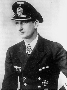 Fritz Frauenheim in the rank of Korvettenkapitn From Jger der Sieben Meere - photo 9
