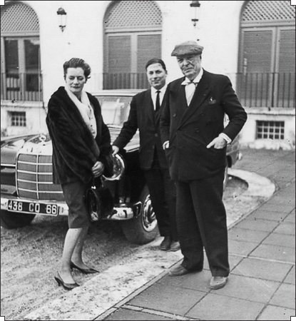 Betty Charles and their driver without their beloved Rolls Churchill - photo 4