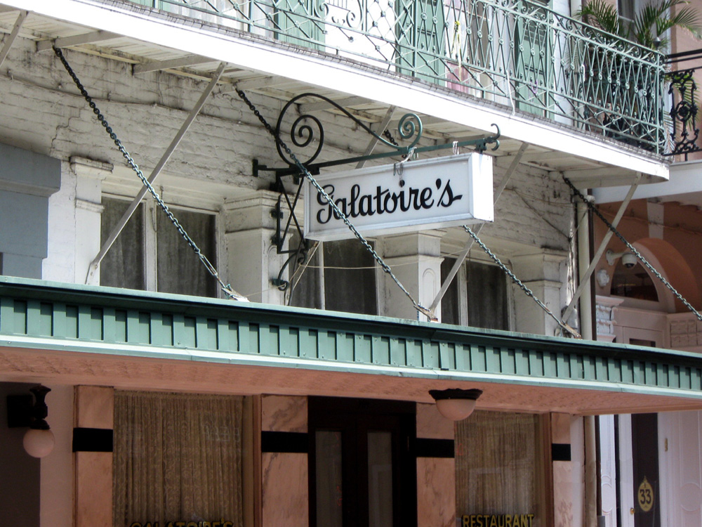 Walking New Orleans 30 Tours Exploring Historic Neighborhoods Waterfront - photo 2