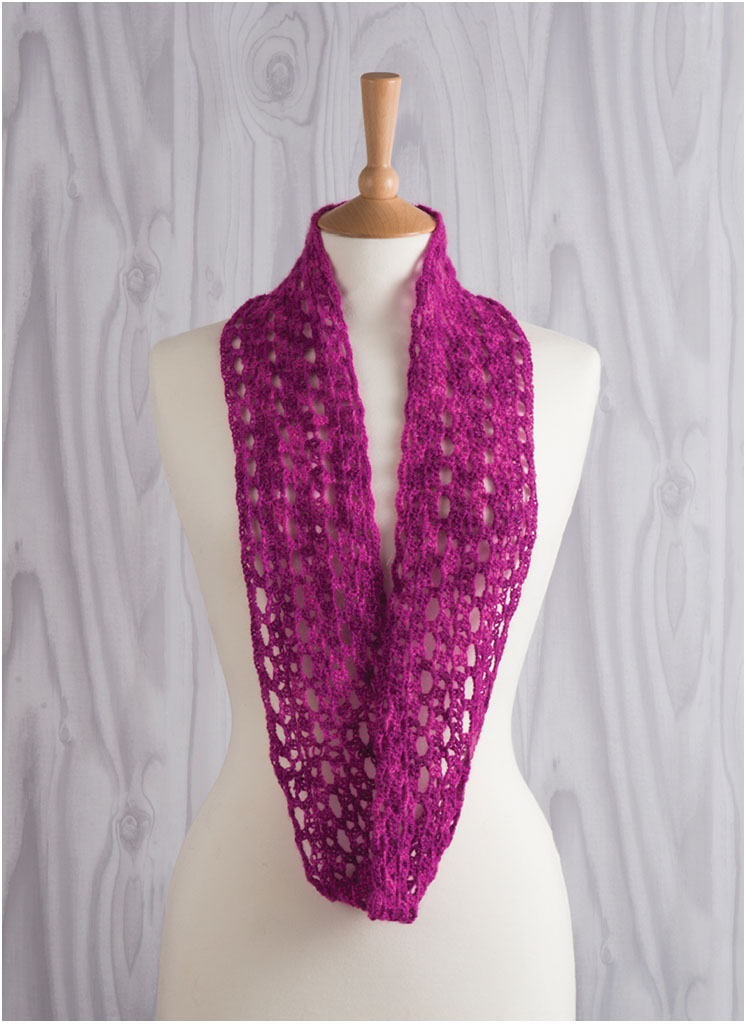 The essential lacy infinity scarf for all seasons this easy-to-follow design - photo 2