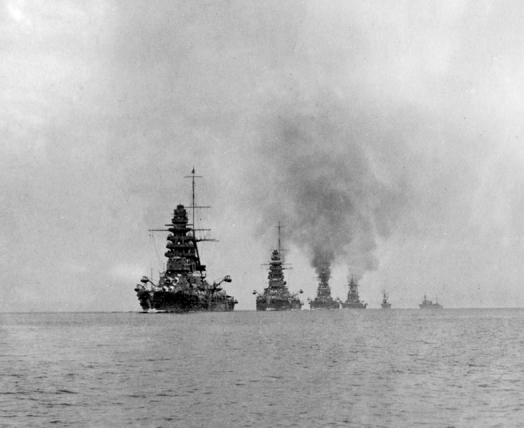 Mutsu leads Nagato Ise Hyuga and heavy cruisers during exercises 1928 - photo 1