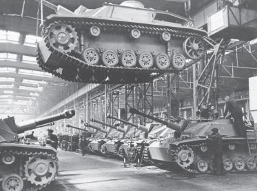 The Tiger I factory in Kassel 1943 owned by Henschel Sohn The Panzers had - photo 4