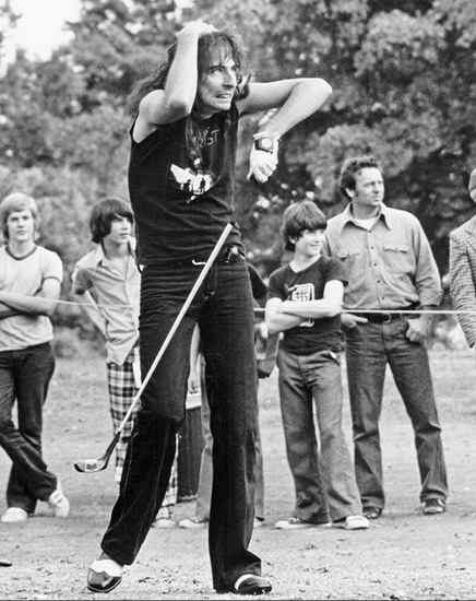 A hole-in-one or headed for the rough Alice in 1974 before he developed his - photo 16