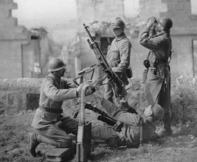 6 Postcard showing French soldiers demonstrating AA fire with the M1907 - photo 8