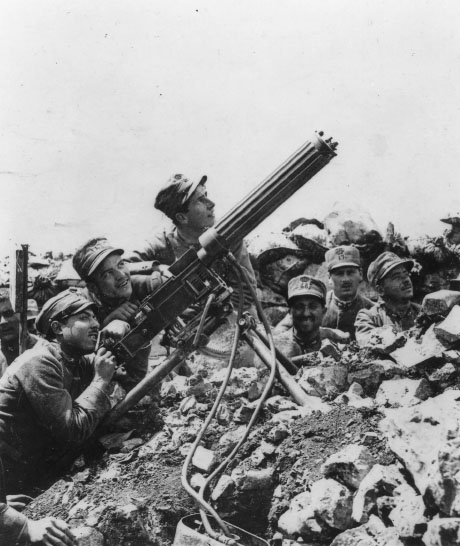 8 Italian machine gunners with a Revelli gun Photograph courtesy of the - photo 10