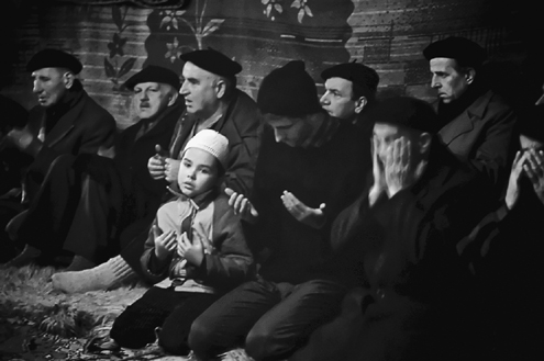 Muslim men and boys pray at a six-hundred-year-old mosque The prayer service - photo 8